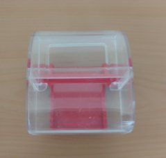 Krmítko pro ptáky červené