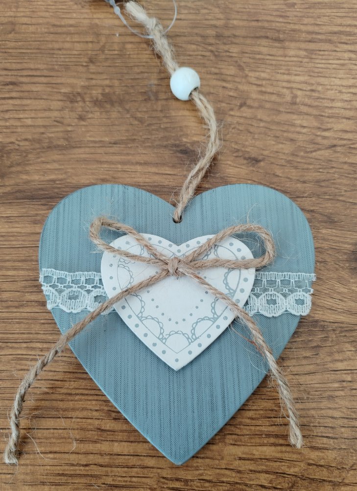 Levně Dřevěné srdíčko s krajkou 5156